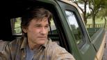 Dreamer - Ein Traum wird wahr - Weil sich Ben Crane (Kurt Russel) die Bewirtschaftung seines eigenen Gestüts nicht mehr leisten kann, trainiert er die Pferde des überheblichen Stallbesitzers Palmer. © Epsilon Motion Pictures
