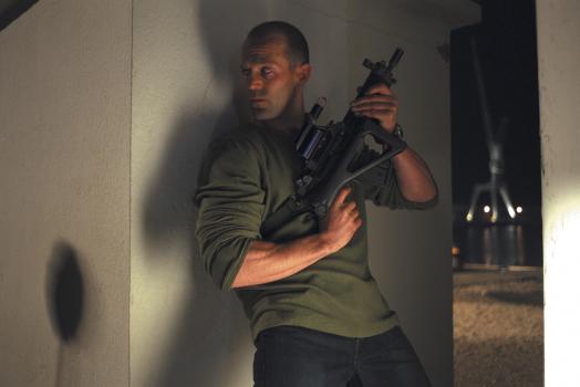 The Transporter - Mit seiner menschlichen Fracht an Bord handelt sich Frank (Jason Statham) kräftig Ärger ein. Sowohl mit der Polizei, als auch mit einem Menschenhändlerring ... © Twentieth Century Fox Film Corporation