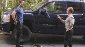 Hawaii Five-0 - Ermitteln in einem neuen Fall: Steve (Alex O'Loughlin, l.) und Danny (Scott Caan, r.) ... © 2012 CBS Broadcasting, Inc. All Rights Reserved.
