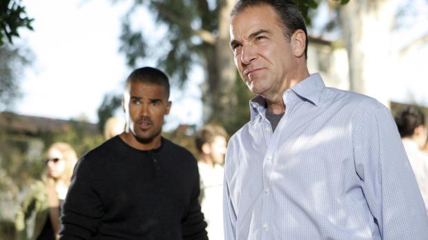 Touchstone Television Seit dem Tod von Sarah zweifelt Gideon (Mandy Patinkin, r.) an seiner Tätigke...