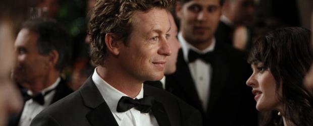 Versucht mit seinem besonderen Gespür für Menschen einen neuen komplizierten Mordfall zu lösen: Patrick Jane (Simon Baker) ... © Warner Bros. Television Versucht mit seinem besonderen Gespür für Menschen einen neuen komplizierten Mordfall zu lösen: Patrick Jane (Simon Baker) ... © Warner Bros. Television