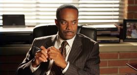Gibt Anweisungen zum neusten Fall: Direktor Leon Vance (Rocky Carroll) ... © CBS Studios Inc. All Rights Reserved.