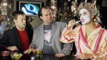 Die Comedy WG geht auf die Rolle. Mathias (Mathias Schlung, l.) und Markus (Markus Majowski, M.) sind erstaunt, dass Janine (Janine Kunze, r.) diesm...