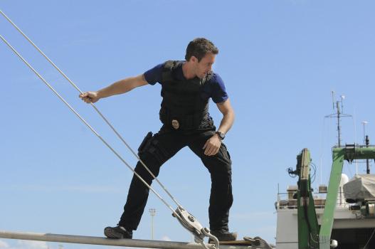Hawaii Five-0 - Als der Bergungstaucher Blake Spencer ermordet aus dem Wasser geholt wird, beginnt Steve (Alex O'Loughlin) und sein Team mit den Ermittlungen ... © TM &   CBS Studios Inc. All Rights Reserved.