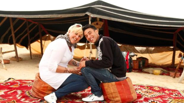 SAT.1 Eine Liebe in Tunesien: Meike (l.) und ihr Internetlover Mansour (r.) ... © S...