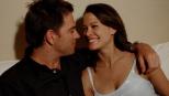 Genießen die Zweisamkeit: Jeanne Benoit (Scottie Thompson, r.) und Anthony DiNozzo (Michael Weatherly, l.) ... © CBS Television Genießen die Zweisamkeit: Jeanne Benoit (Scottie Thompson, r.) und Anthony DiNozzo (Michael Weatherly, l.) ... © CBS Television