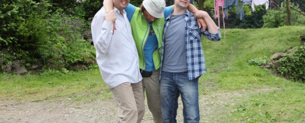 Was ist nur mit Bastian (Bastian Pastewka, l.), Hagen (Matthias Matschke, r.) und Ecki (Eisi Gulp, M.) passiert? © Frank W. Hempel SAT.1