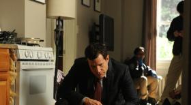 Unforgettable - Carrie und Al (Dylan Walsh) ermitteln im Mordfall des alleinerziehenden Vaters Marshall Smith und gelangen schnell zu der festen Überzeugung, dass seine verschwundene Tochter das nächste Opfer des Mörders sein könnte. Doch werden es das verhindern können? © 2011 CBS Broadcasting Inc. All Rights Reserved.