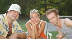 Sie haben viel Spaß miteinander - "DIE DREISTEN DREI - DIE COMEDY WG" v.l.n.r.: Markus Majowski, Mirja Boes, Ralf Schmitz. © Sat.1