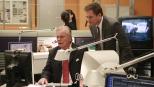 Navy CIS - Tonys (Michael Weatherly, r.) Vater (Robert Wagner, l.) wird mit einer Leiche im Kofferraum aufgefunden. Da er keine Erinnerungen an die vorangegangene Nacht hat, muss das NCIS Team herausfinden, ob er tatsächlich des Mordes schuldig ist ... © CBS Television