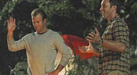 Hawaii Five-0 - Ein Campingausflug der Aloha Girls gerät für Steve (Alex O'Loughlin, r.) und Danny (Scott Caan, l.) zu einem Höllentrip ... © 2012 CBS Broadcasting, Inc. All Rights Reserved.