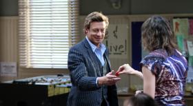En neuer Fall beschäftig Patrick Jane (Simon Baker, l.) und seine Kollegen ... © Warner Bros. Television
