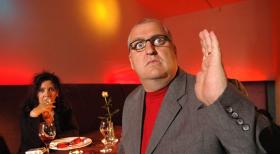 Markus Maria Profitlich versucht es wieder mit einem Date. © Sat.1