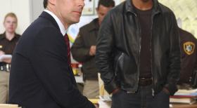 Auf der Suche nach einem gefährlichen Serienmörder: Hotch (Thomas Gibson, l.) und Derek (Shemar Moore, r.) ... © Touchstone Television