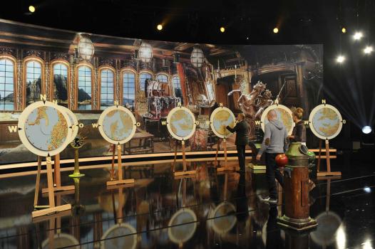 m großen Allgemeinwissensquiz hat müssen die Kandidaten viele verschiedene Aufgaben meistern. Johannes B. Kerner (l.) moderiert die Show. © SAT.1
