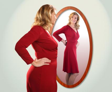 Gefühlte XXS - Vollschlank & frisch verliebt - Dank Hypnose fühlt sich Dette (Sophie Schütt) rank und schlank und traut sich durch das neuerworbene Selbstbewusstsein, ihren Traummann anzusprechen ... © Sat.1