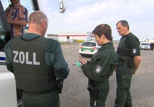 24 Stunden - Dunkle Geschäfte? Mit dem Zoll auf Schmugglerjagd! © SAT.1