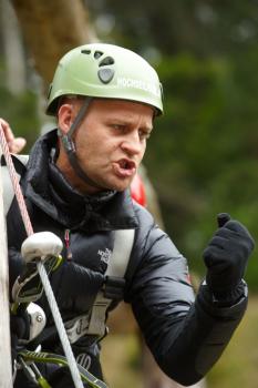 Mit einem Wohnmobil macht sich Jürgen auf den Weg in die Alpen um seine Internetbekanntschaft zu treffen und verbindet den Trip mit einem Kurzurlaub ... © SAT.1