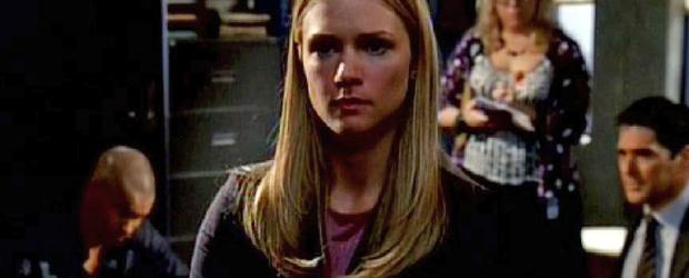 In Fredericksburg werden auf einem historischen Schlachtfeld Leichenteile gefunden, die von vermissten jungen Frauen stammen. Die Profiler ermitteln, doch Jennifer (A.J. Cook) merkt, wie der Fall sie belastet ... © Touchstone Television In Fredericksburg werden auf einem historischen Schlachtfeld Leichenteile gefunden, die von vermissten jungen Frauen stammen. Die Profiler ermitteln, doch Jennifer (A.J. Cook) merkt, wie der Fall sie belastet ... © Touchstone Television