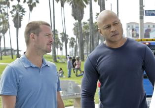 Navy CIS: L.A. - Ein neuer Fall beschäftigt Callen (Chris O'Donnell, l.) und Sam (LL Cool J, r.) ... © CBS Studios Inc. All Rights Reserved.