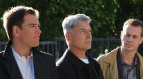 Ermitteln in einem neuen Mordfall: Gibbs (Mark Harmon, M.), Tony (Michael Weatherly, l.) und McGee (Sean Murray, r.) ... © CBS Television Ermitteln in einem neuen Mordfall: Gibbs (Mark Harmon, M.), Tony (Michael Weatherly, l.) und McGee (Sean Murray, r.) ... © CBS Television