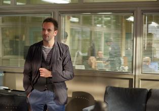Elementary - Ein neuer Fall wartet auf den etwas durchgeknallten Ermittler Sherlock Holmes (Jonny Lee Miller) ... © CBS Television