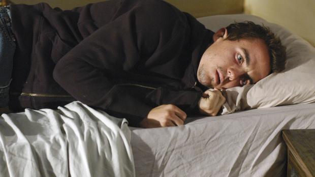 Touchstone Television Der Comicbuchautors Jonny McHale (Frankie Muniz) arbeite an Band sechs seines...