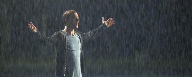 Eine Unterhaltung im Regen lässt Nick (Damian Lewis) für kurze Zeit seine Probleme vergessen ... © 2011 Twentieth Century Fox Film Corporation. All rights reserved. Eine Unterhaltung im Regen lässt Nick (Damian Lewis) für kurze Zeit seine Probleme vergessen ... © 2011 Twentieth Century Fox Film Corporation. All rights reserved.