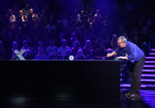 Die perfekte Minute - Gibt alles: Willi Duschl ... © SAT.1