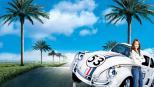 Maggie Peyton (Lindsay Lohan) hofft, dass ihr Vater Ray ihr nach dem erfolgreichen Collegeabschluss ein schnelles Auto schenken wird. Doch stattdessen bekommt sie einen VW Käfer namens Herbie ... © Walt Disney Pictures Maggie Peyton (Lindsay Lohan) hofft, dass ihr Vater Ray ihr nach dem erfolgreichen Collegeabschluss ein schnelles Auto schenken wird. Doch stattdessen bekommt sie einen VW Käfer namens Herbie ... © Walt Disney Pictures
